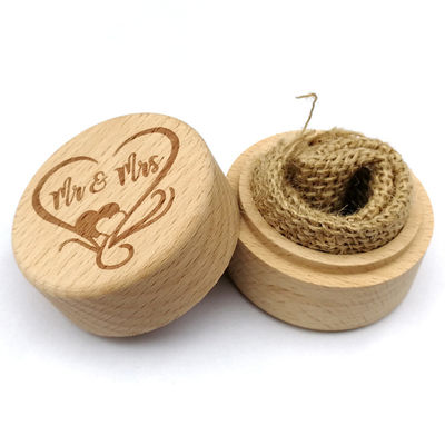 Petite boîte à bagues en bois pour une belle proposition de mariage faite à la main