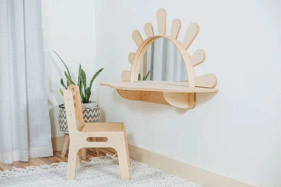 Tableau et chaise pour activités ensoleillées écologiques montées sur le mur pour meubles pour enfants en bas âge