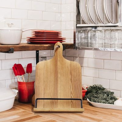 Lisez facilement vos recettes avec ce porte-livres à recettes en bois rustique réglable