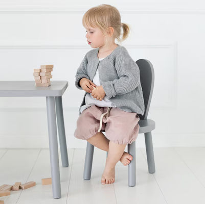 Logo personnalisé Table et chaises en bois pour enfants avec activité Montessori de design moderne