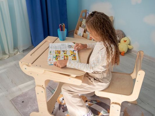 Montessori enfants ensemble de meubles d'étude taille personnalisée bureau et chaise en bois avec plateau de craie