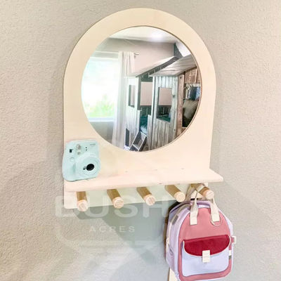 Montessori étagère enfant miroir pour les enfants Entrée et soins personnels dans la salle de bain de l'hôtel