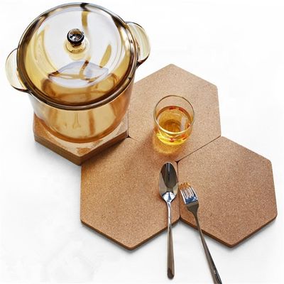 Accessoires de décoration de table incontournables Tapis en bois respectueux de l'environnement