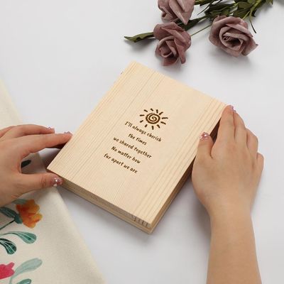 Cadre photo en bois pour couples avec texte personnalisé gravé au laser