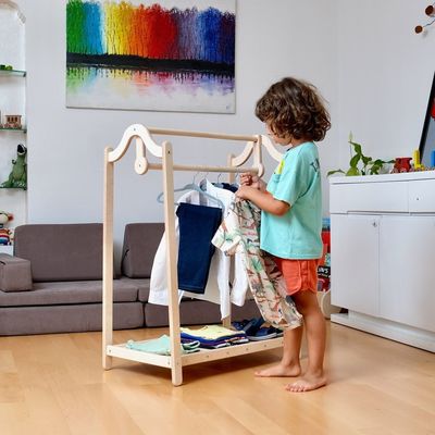 Armoire de bébé élégante et fonctionnelle Atelier de design moderne Armoire de train