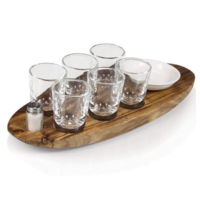Coupe en bois de couleur claire d'acacia, porte-gobelets en bois, coupe en verre, plateau avec imprimante