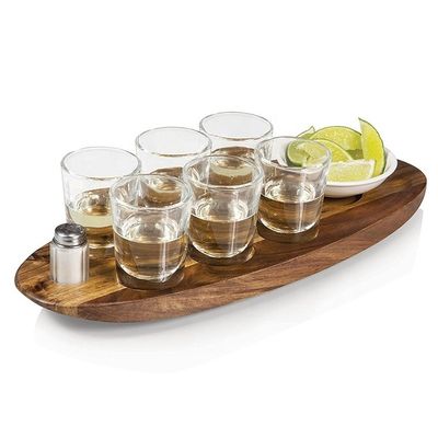 Coupe en bois de couleur claire d'acacia, porte-gobelets en bois, coupe en verre, plateau avec imprimante