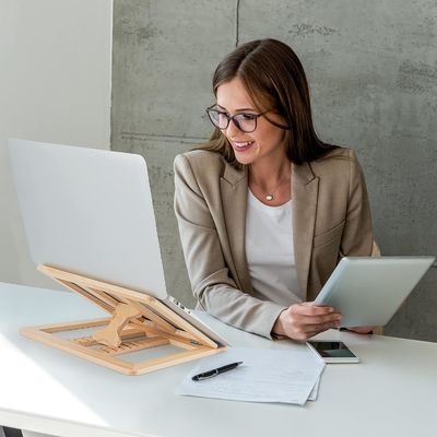 Logo personnalisé Portable pliable en bois Riser Stand d'ordinateur réglable