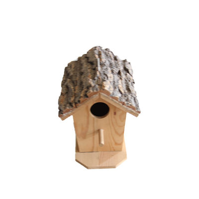 Décoration de jardin extérieur Maison d'oiseaux en bois avec des oiseaux à l'esprit et des matériaux respirants
