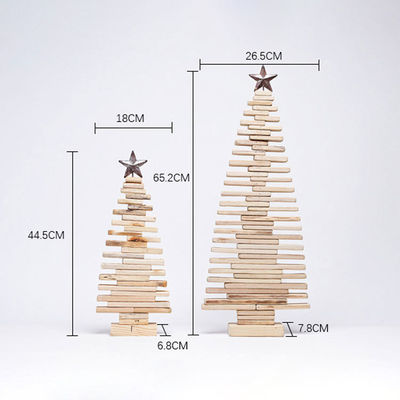 Décoration de table d'arbre de Noël Ornements avec un design simple et une couleur de bois naturel