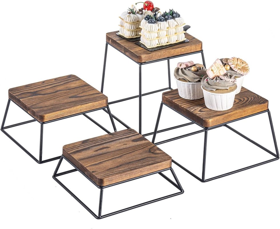 Produit de bois brûlé en grande quantité en métal noir